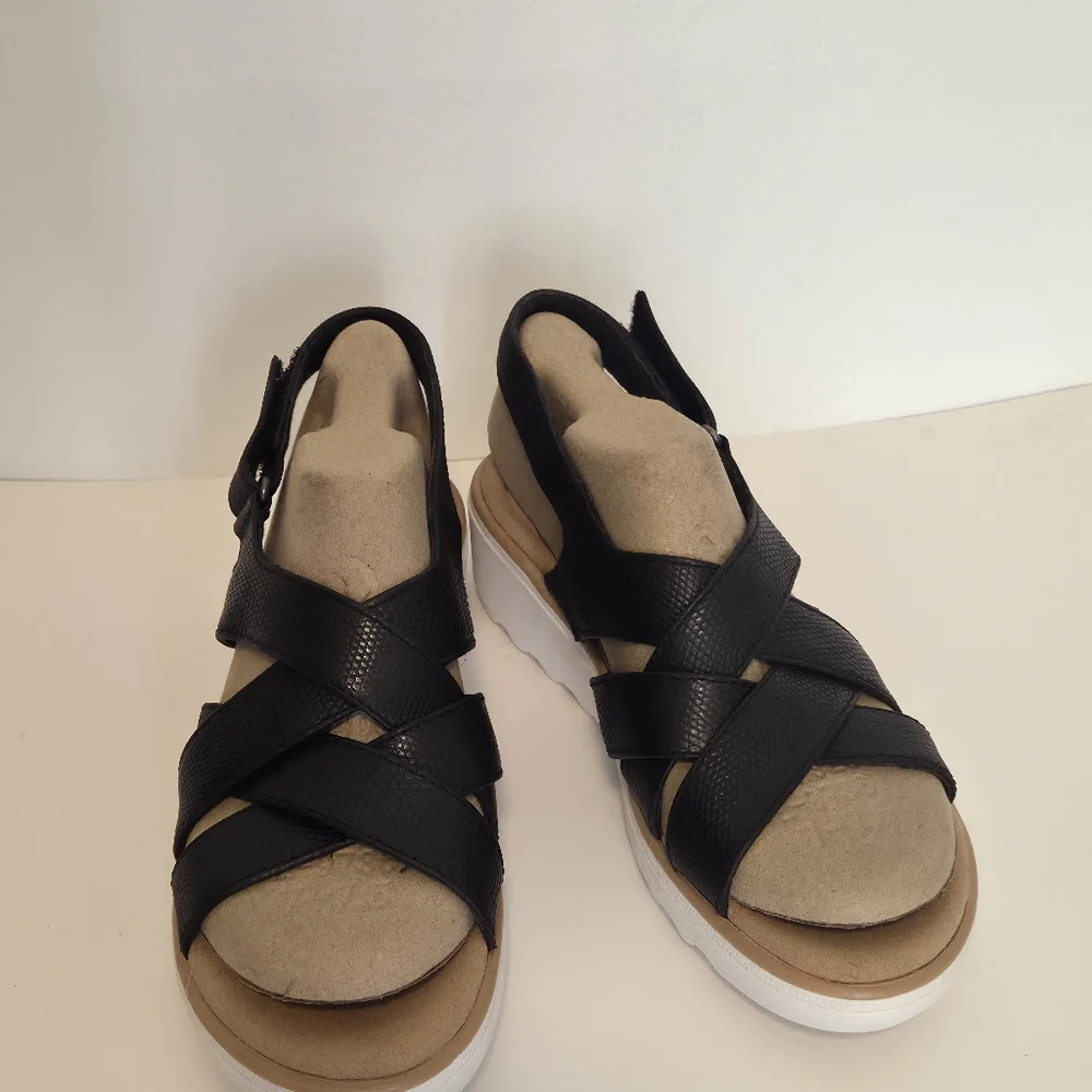 Clark’s Women’s Jillian Black Leather Criss Cross Strappy Wedge Sandals